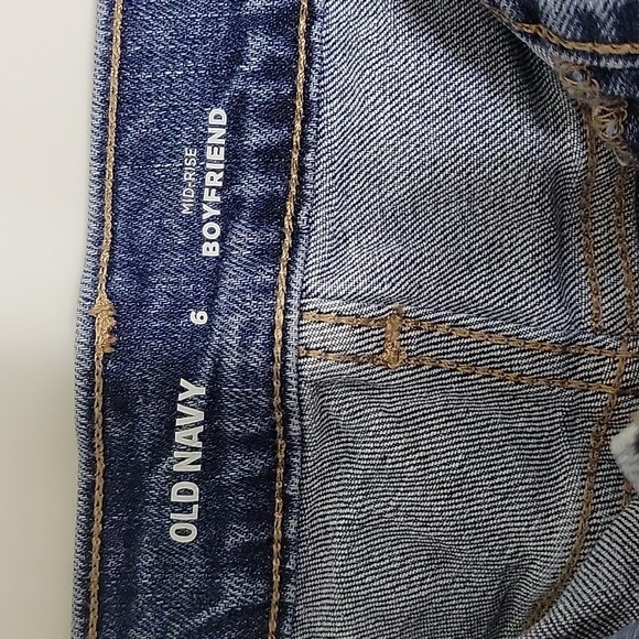 Old Navy Mid-Rise boyfriend shorts Size 6 - Picture 3 of 6
